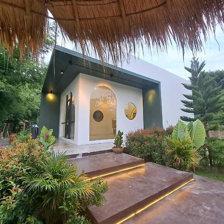 נאקון נאיוק Baan Nai Baan Nok Resort מראה חיצוני תמונה