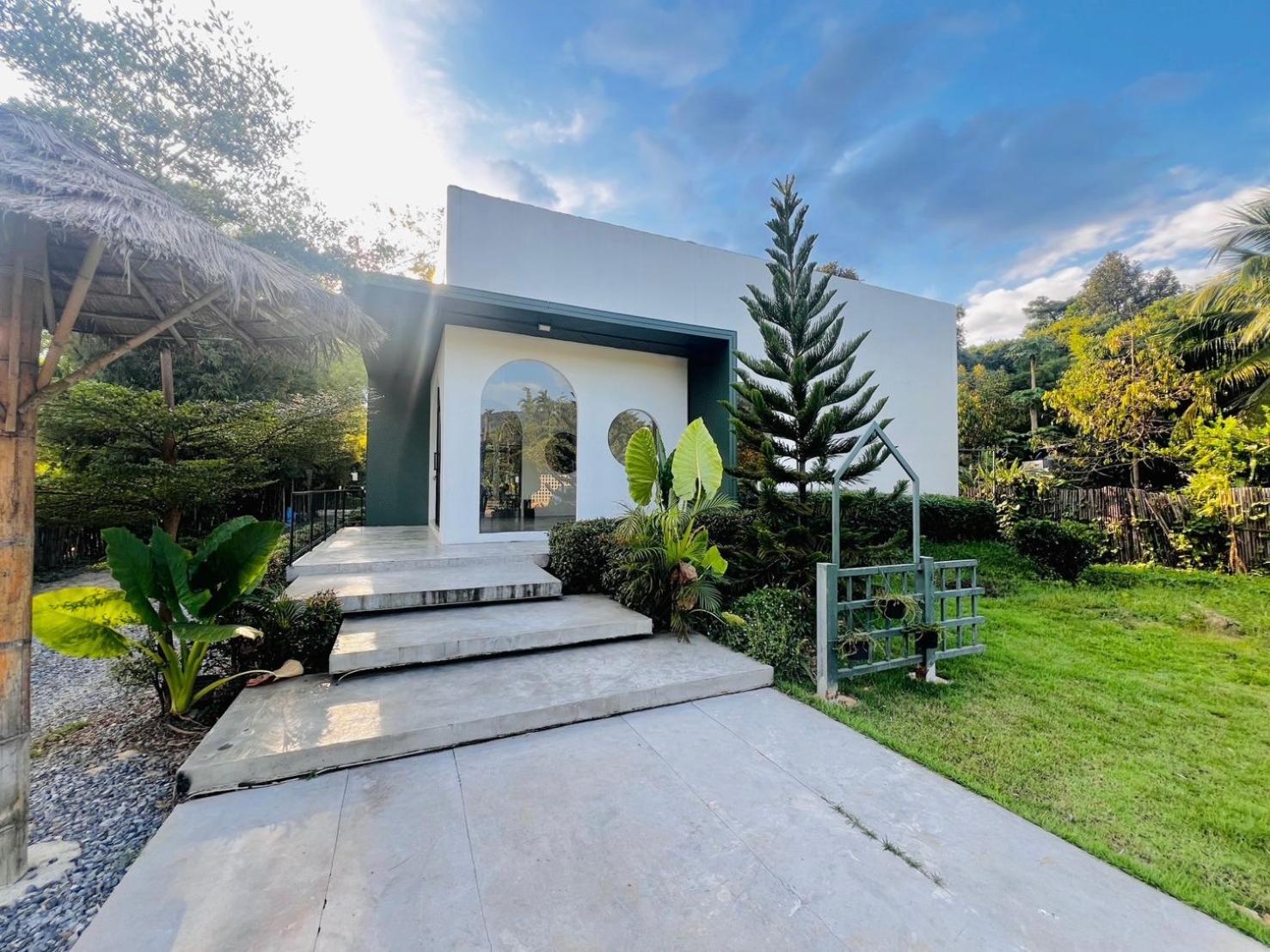 נאקון נאיוק Baan Nai Baan Nok Resort מראה חיצוני תמונה