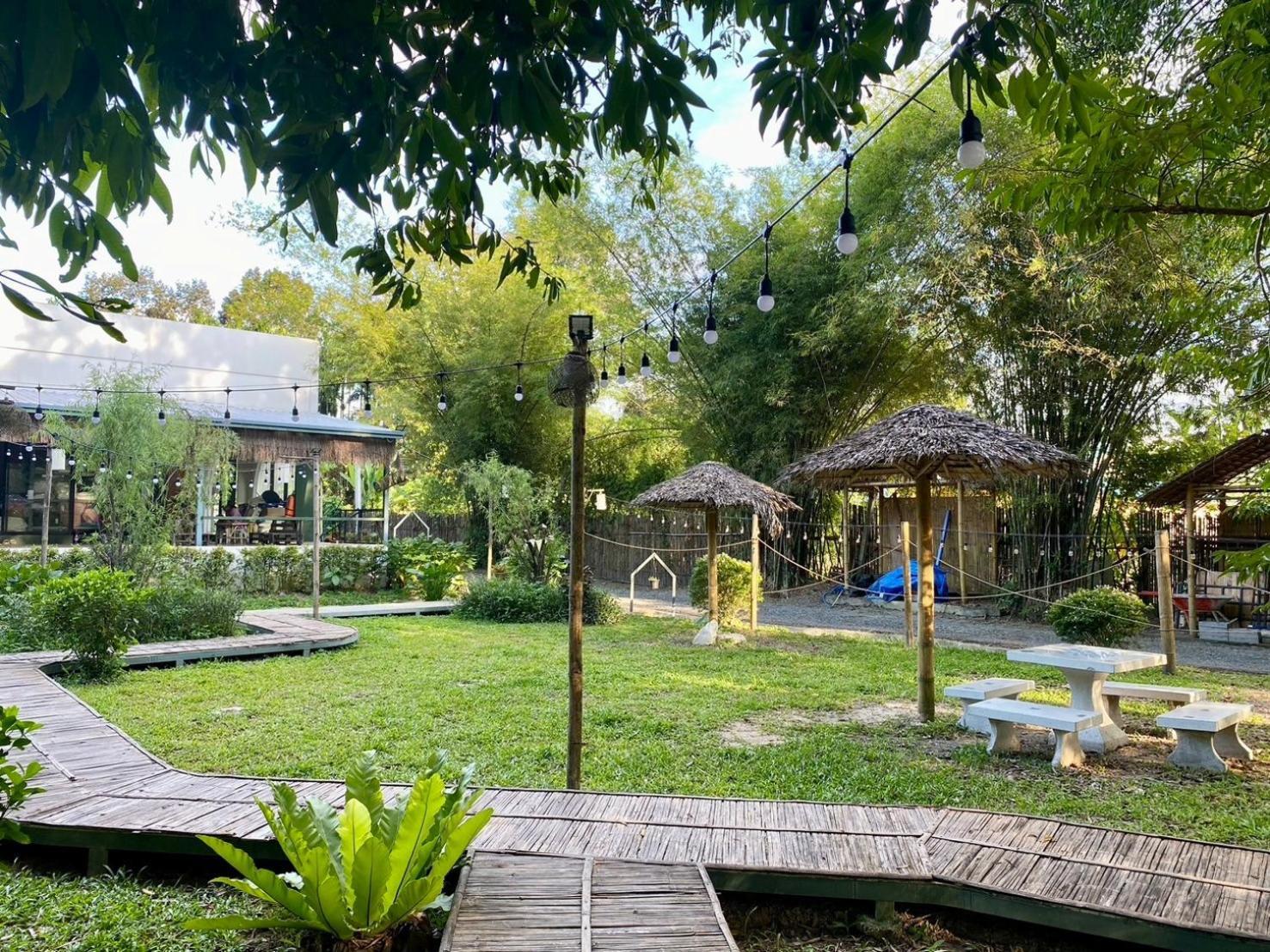 נאקון נאיוק Baan Nai Baan Nok Resort מראה חיצוני תמונה