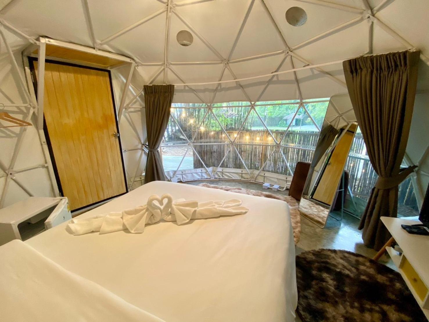 נאקון נאיוק Baan Nai Baan Nok Resort מראה חיצוני תמונה