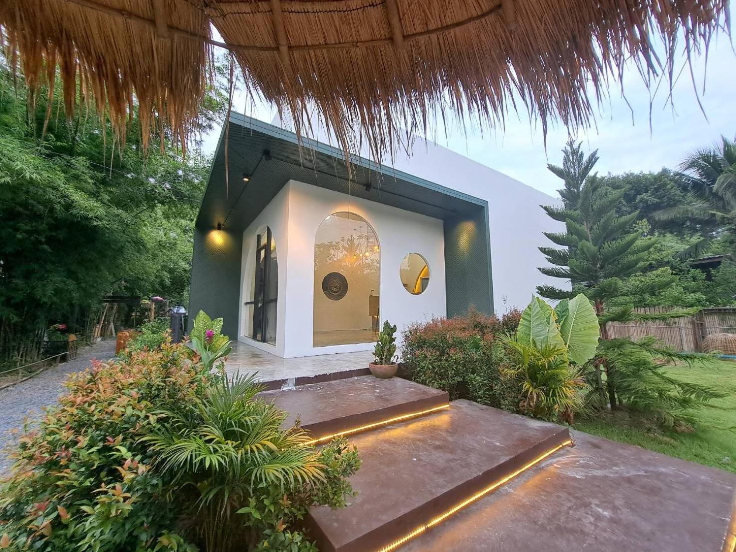 נאקון נאיוק Baan Nai Baan Nok Resort מראה חיצוני תמונה
