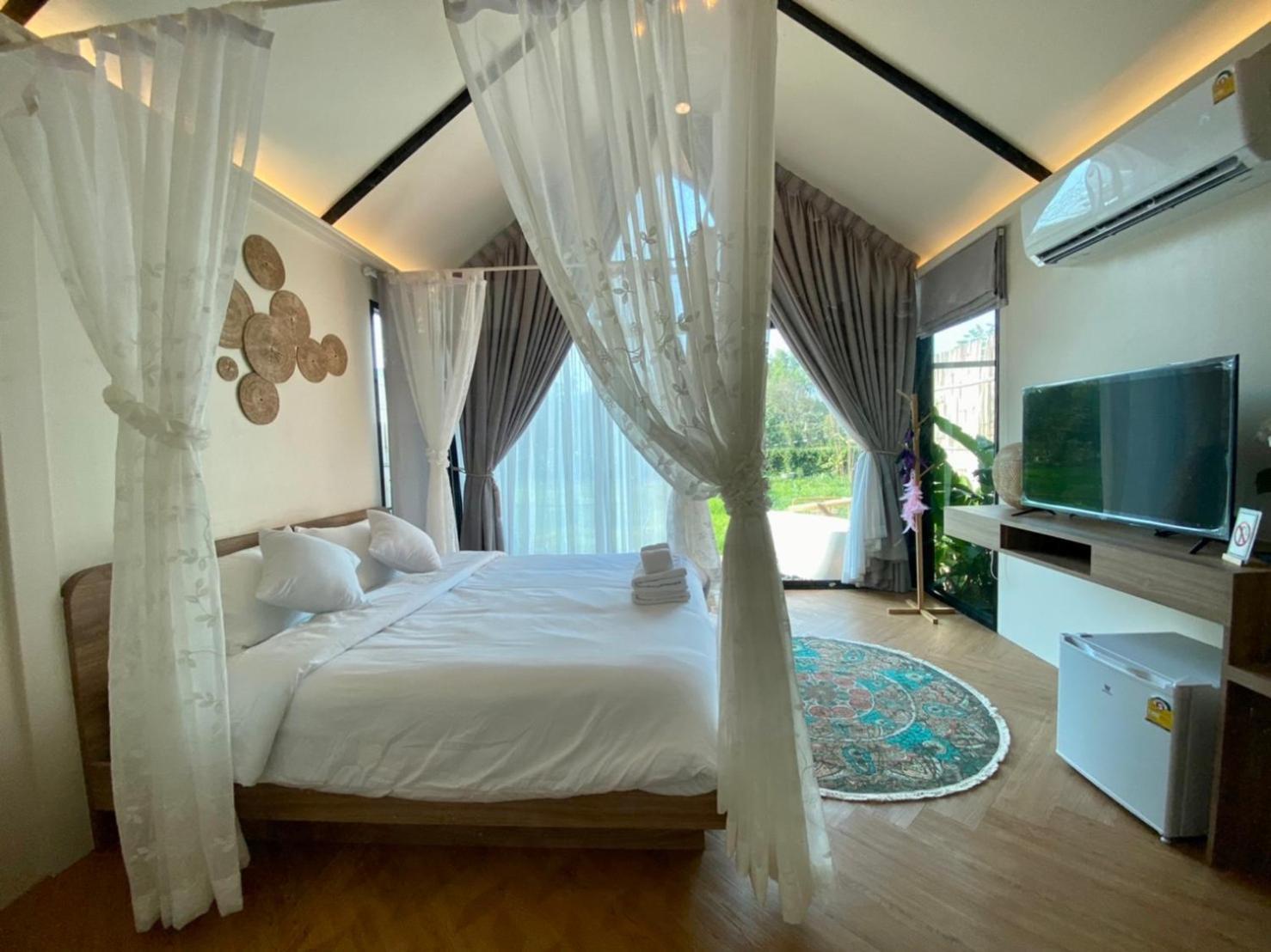 נאקון נאיוק Baan Nai Baan Nok Resort מראה חיצוני תמונה
