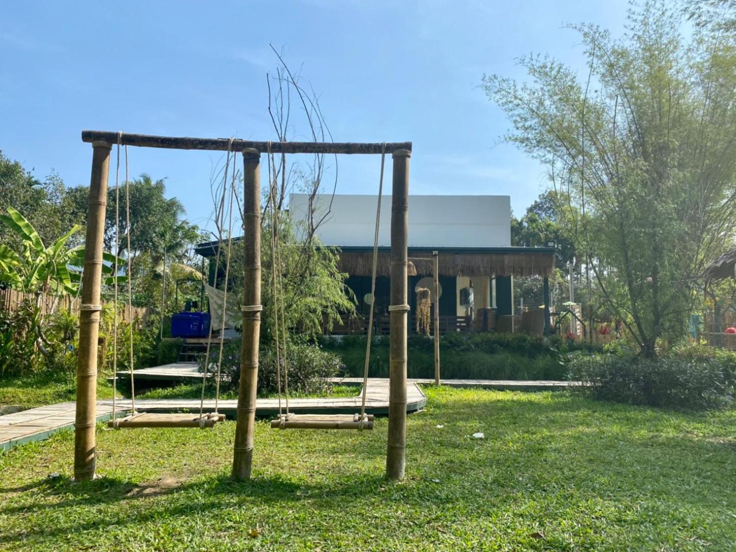 נאקון נאיוק Baan Nai Baan Nok Resort מראה חיצוני תמונה