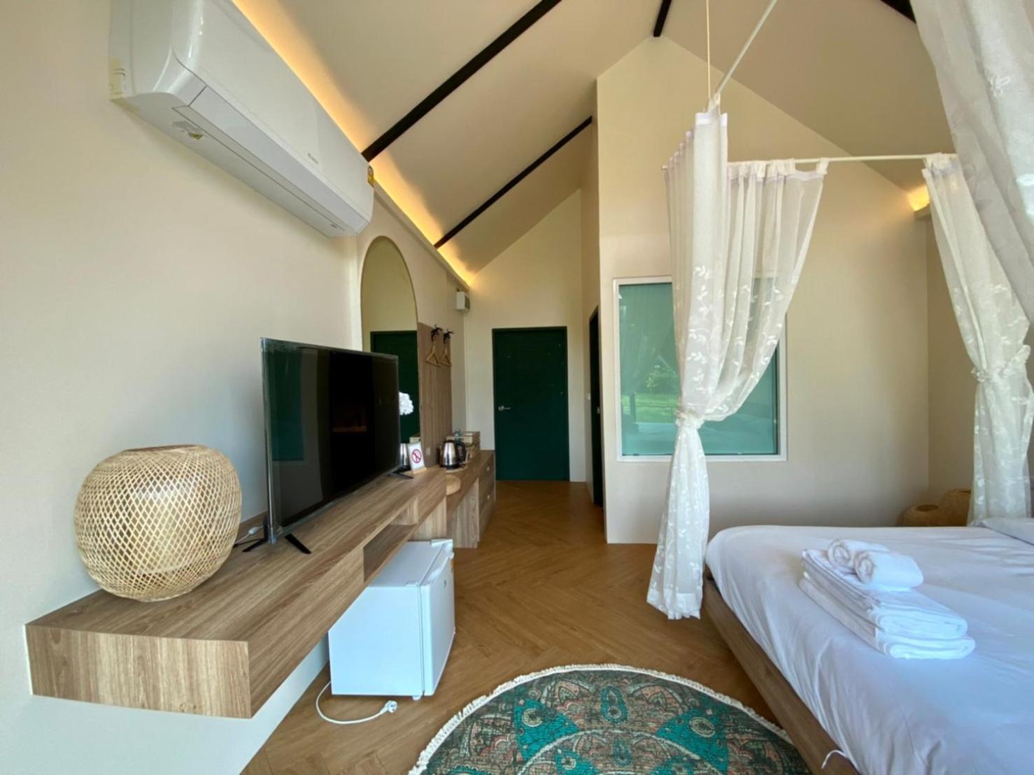 נאקון נאיוק Baan Nai Baan Nok Resort מראה חיצוני תמונה