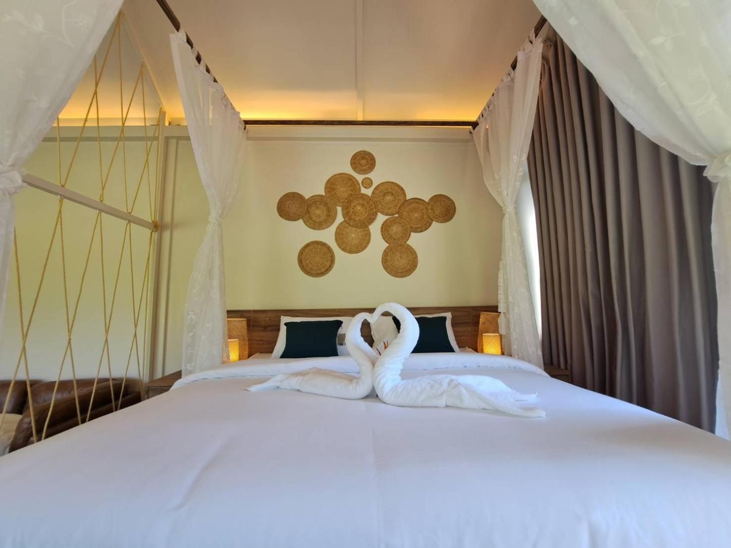 נאקון נאיוק Baan Nai Baan Nok Resort מראה חיצוני תמונה
