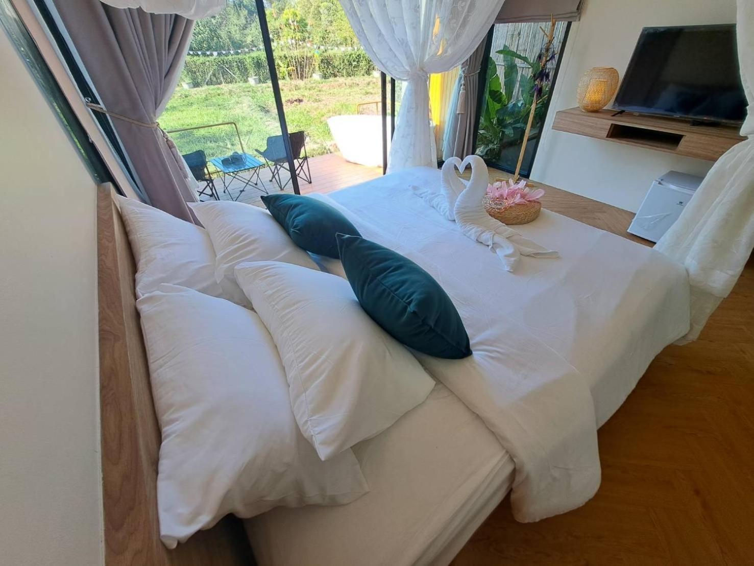 נאקון נאיוק Baan Nai Baan Nok Resort מראה חיצוני תמונה